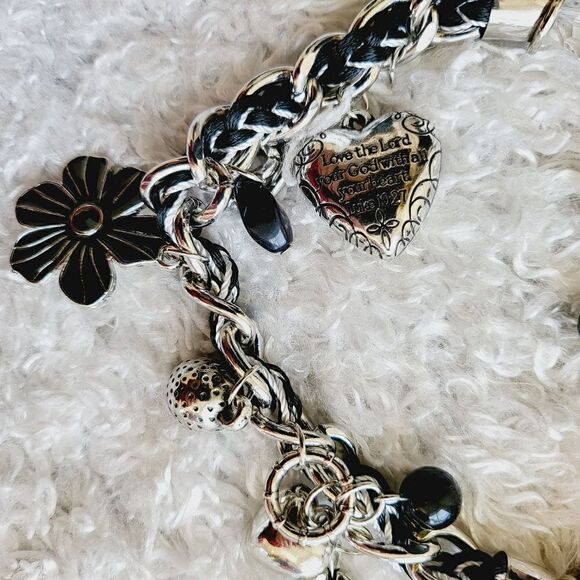 New! Boutique item matching necklace with earrings - Picture 2 of 6